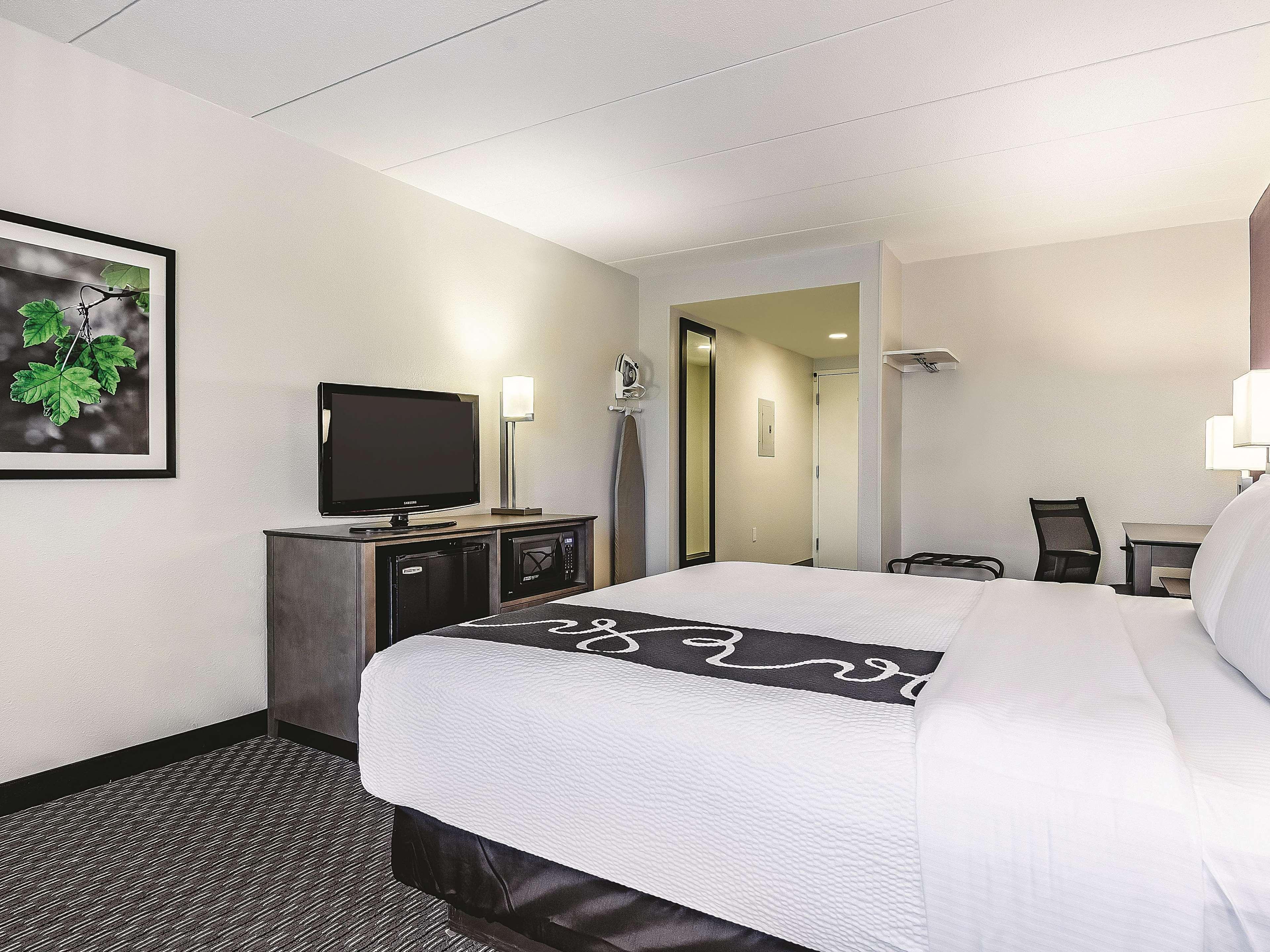 מלון La Quinta By Wyndham Warwick Providence Airport מראה חיצוני תמונה