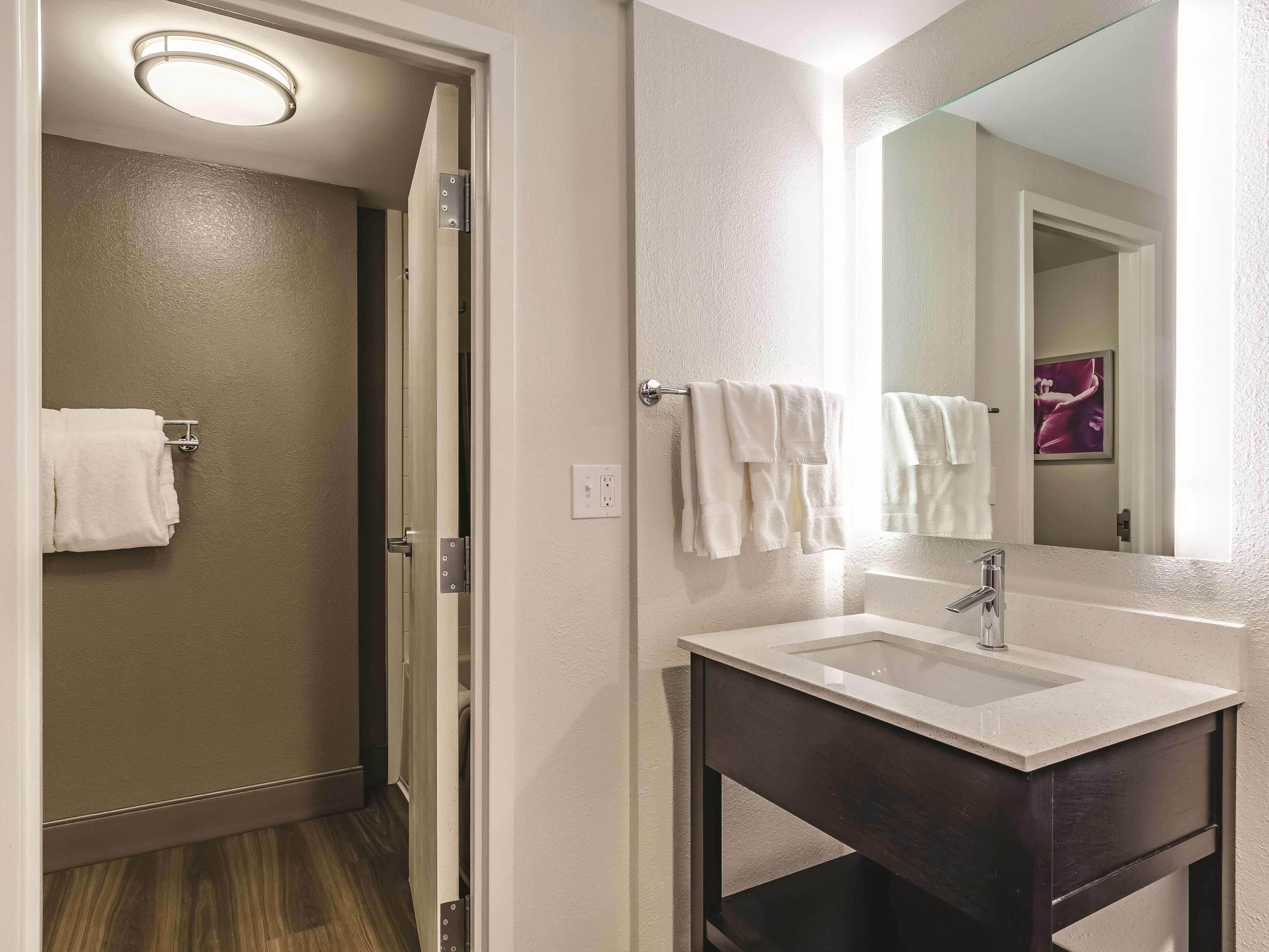 מלון La Quinta By Wyndham Warwick Providence Airport מראה חיצוני תמונה
