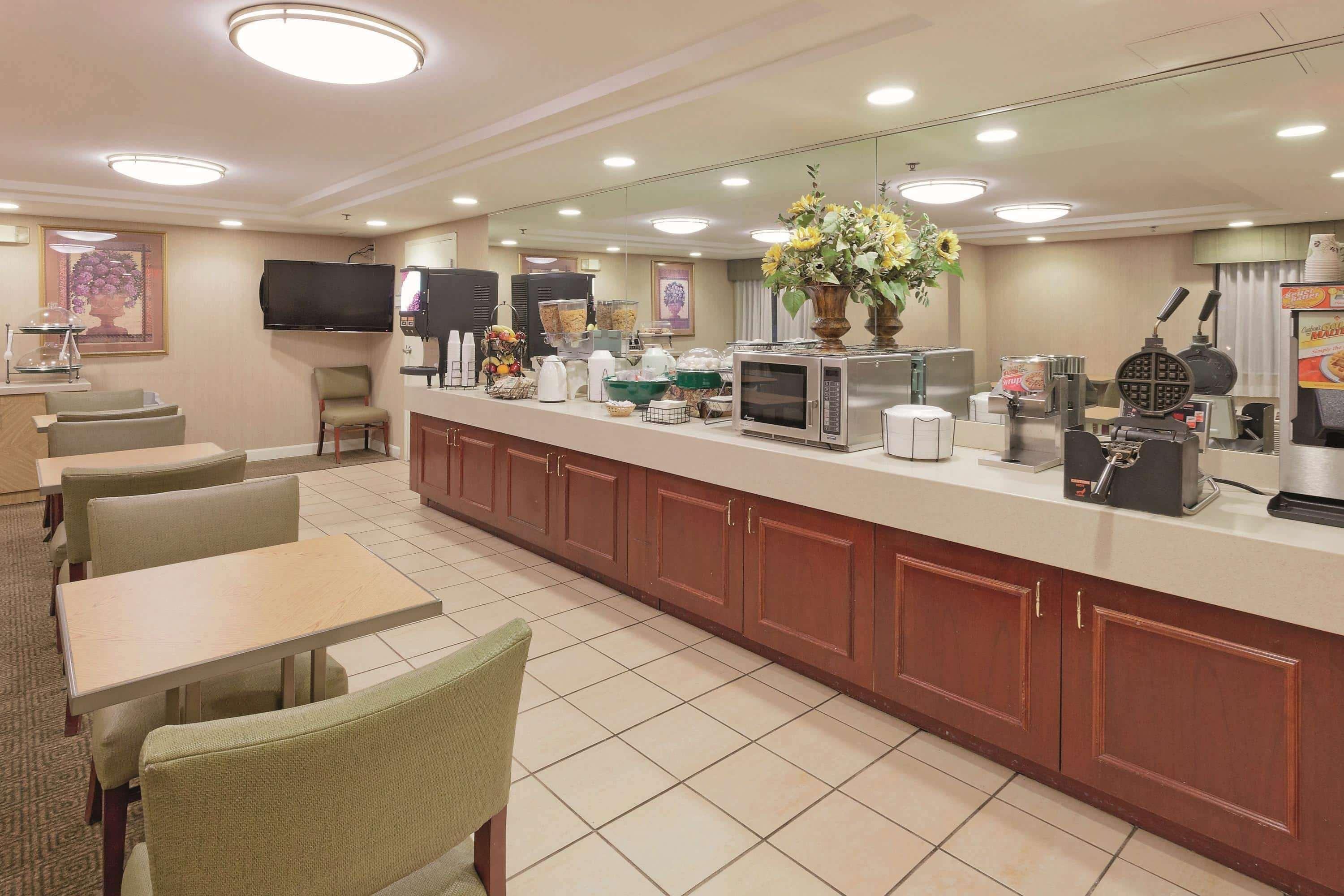 מלון La Quinta By Wyndham Warwick Providence Airport מראה חיצוני תמונה