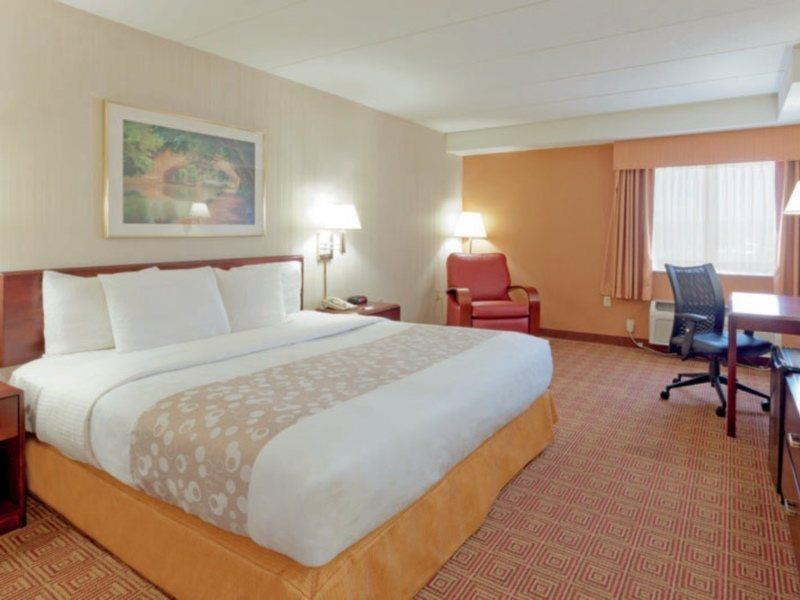 מלון La Quinta By Wyndham Warwick Providence Airport מראה חיצוני תמונה